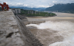 湖北雨量創紀錄 三峽今年首泄洪