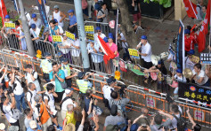 【七一遊行】親建制團體與遊行市民指罵 警員在場調停