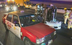 北大屿山公路追撞的士　七人车翻侧司机伤重亡