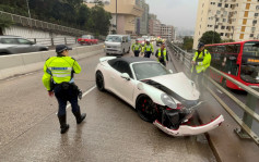 九龍城窩打老道保時捷自炒撞欄嚴重損毀 司機失蹤 揭行車證過期一年