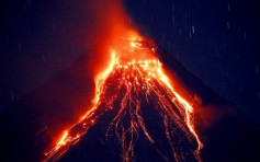菲律宾马荣火山喷出700米熔岩 5.6万居民疏散