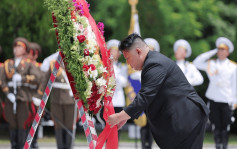 金正恩拜谒中国人民志愿军烈士陵园  纪念韩战停战70周年