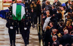 紐約槍擊案殉職警舉殯 數千同袍夾道送別