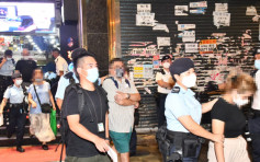 300警封重慶大廈打擊黑工 51人被捕