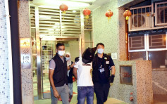 重慶大廈餐廳被刑毀 警拘兩非華裔男子
