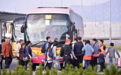 【港珠澳大桥】香港口岸逾300旅客等巴士出市区