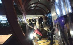 【觀塘遊行】黃大仙防暴警察制服多人 警告示威者停止激光照射