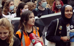 環保少女二代 澳洲14歲女童領千人上街還發起集體訴訟