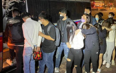 警破跨境賣淫集團拘17男女 有賣淫內地女子稱曾染疫