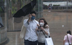 圖輯｜七一遇「暹芭」市民狼狽外出 多區有大樹棚架倒塌墮物