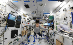 「太空教师」再创新纪录　王亚平成中国在轨时间最长太空人