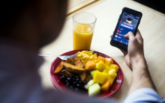 食飯仲玩電話？巴西研究發現用餐玩手機易肥