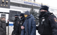 俄警闯酒店禁反对派举行选举论坛 扣留200人
