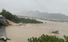 台风格美︱高雄豪雨土石流涌入民居  7旬夫妇被埋夫死妻伤