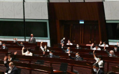 立法会通过公职人员宣誓草案 曾国衞表示岑敖晖等4人将失区议员资格