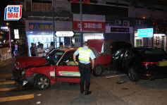 長沙灣兩車相撞 的士司機乘客被困 私家車司機意外後棄車逃逸