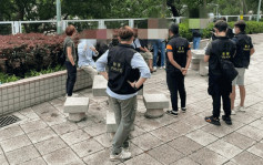 警荃灣打擊非法街頭賭博 11男被捕