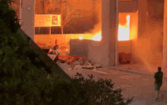 黃大仙鳳德邨垃圾房起火 一度傳爆炸聲 居民持滅火筒試圖撲救