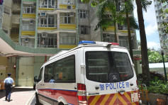 涉耀東邨單位鐵閘貼「光時」貼紙違國安法 37歲男子被捕