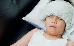 青岛4岁童高烧40.5度 父母忧染新冠病毒拒送院