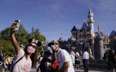 加州迪士尼進一步解禁 完成接種疫苗員工免戴口罩