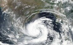 超级气旋安攀料明登陆印度 紧急疏散数百万居民