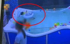 【驚險46秒】閩男嬰母嬰店游泳險遇溺身亡