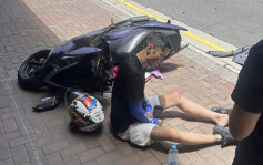 香港仔電單車與私家車相撞  鐵騎士雙腳受傷