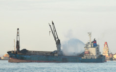 昂船洲躉船大火延誤5小時通報 民主派區議員批當局反應慢