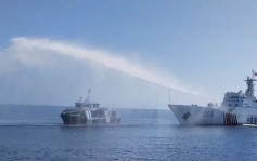 菲律宾控中国海警撞击补给船 射水柱致引擎受损