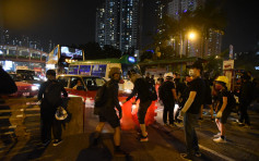 【观塘游行】警察射催泪弹驱散示威者 龙翔道交通逐渐恢复