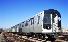 紐約地鐵車門突打開 回收300列型號為R-179s列車
