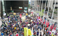 【特首选战】民阵游行冲出示威区与警对峙　警一度举黄旗