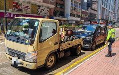 警方港島打擊交通違例 拖走3車發逾2千張牛肉乾