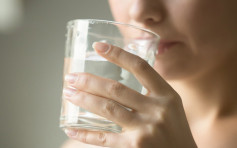 【健康talk】晨早饮杯暖水有益身心 医师细数8项好处
