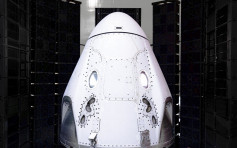 SpaceX载4旅客游太空 最早明年底实现