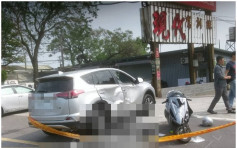 台北2電單車撞上汽車 釀1死3傷