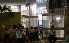 【七区集会】防暴警察驱散示威者后返回长沙湾警署