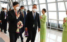 李家超抵達泰國出席APEC會議 總理府副部長機場迎接