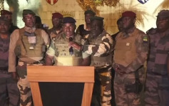 中非国家加蓬军事政变 军人关闭边境 总统遭软禁
