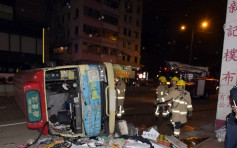 深水埗警署外狂撼七人車 紅Van翻側共8傷