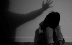 11岁时遭性诱拐  英女反被警方拘捕5次