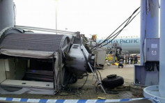 机场登机桥倒塌事故　机管局被判12万港元