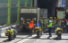 大埔公路3車相撞釀2傷 貨車司機一度被困