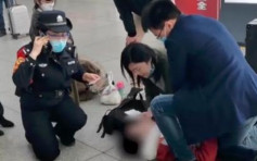 男子心脏骤停 北京女医生除口罩为其人工呼吸