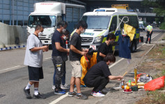 奪命車禍｜田螺車司機親友路祭 難掩哀傷之情