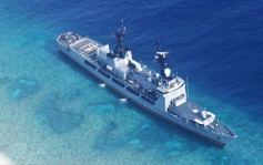 菲最大军舰南海半月礁搁浅 中国海警船赶至事故海域 