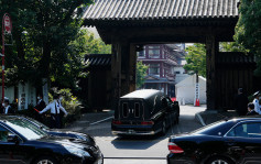 安倍遇刺｜安倍晉三遺體移往增上寺 大批民眾前往道別