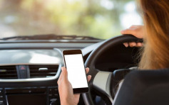 司机行车时使用手机个案上升 陈帆：正研究是否立法规管