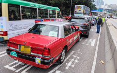 將軍澳道七車連環相撞 往觀塘方向塞爆